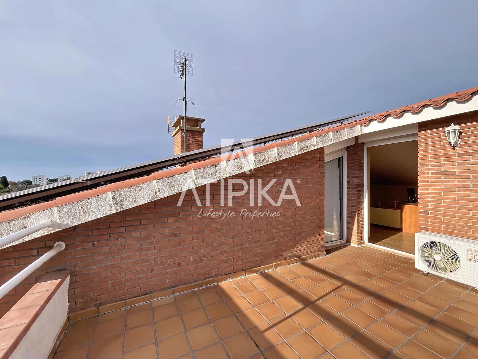 7 soverom Villa til salgs i Sant Vicenc de Montalt med svømmebasseng - € 990 000 (Ref: 9439368)