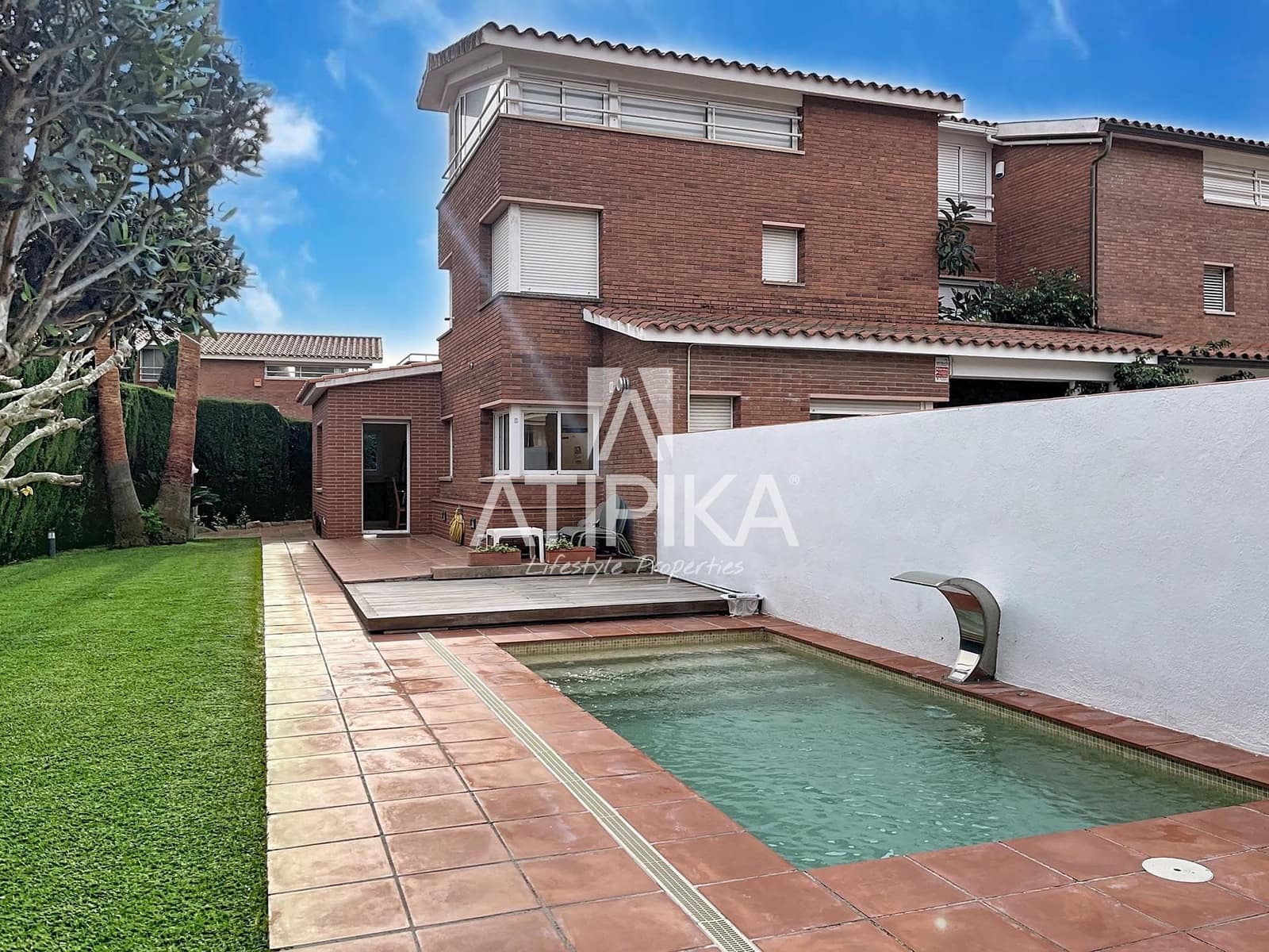 7 soverom Villa til salgs i Sant Vicenc de Montalt med svømmebasseng - € 990 000 (Ref: 9439368)