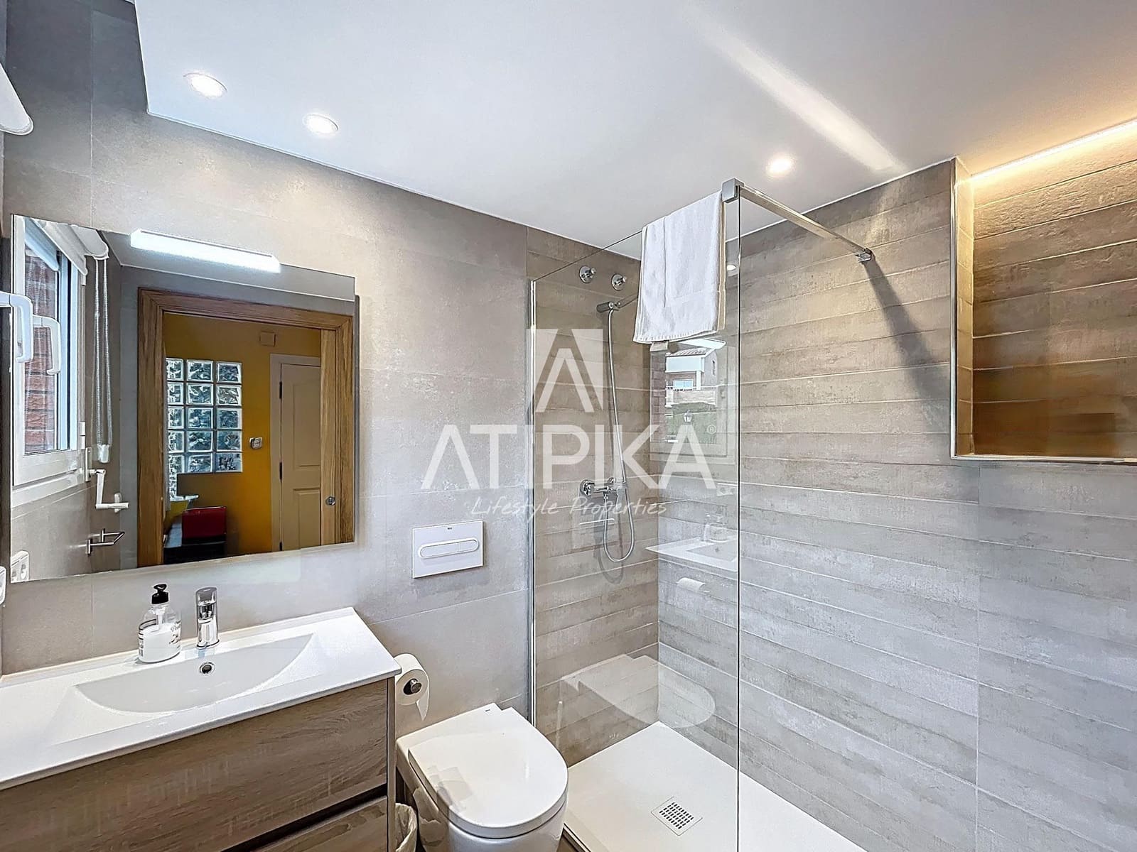 7 soverom Villa til salgs i Sant Vicenc de Montalt med svømmebasseng - € 990 000 (Ref: 9439368)