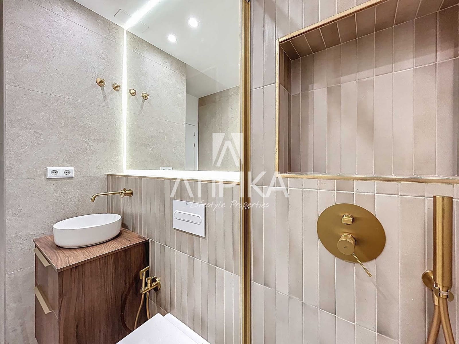 Apartamento de 3 habitaciones en Barcelona ciudad en venta - 880.000 € (Ref: 9451732)