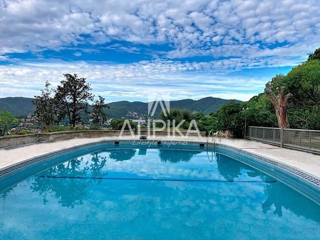 10 bedroom Villa for sale in Cabrils with pool - € 3,500,000 (Ref: 9455738)