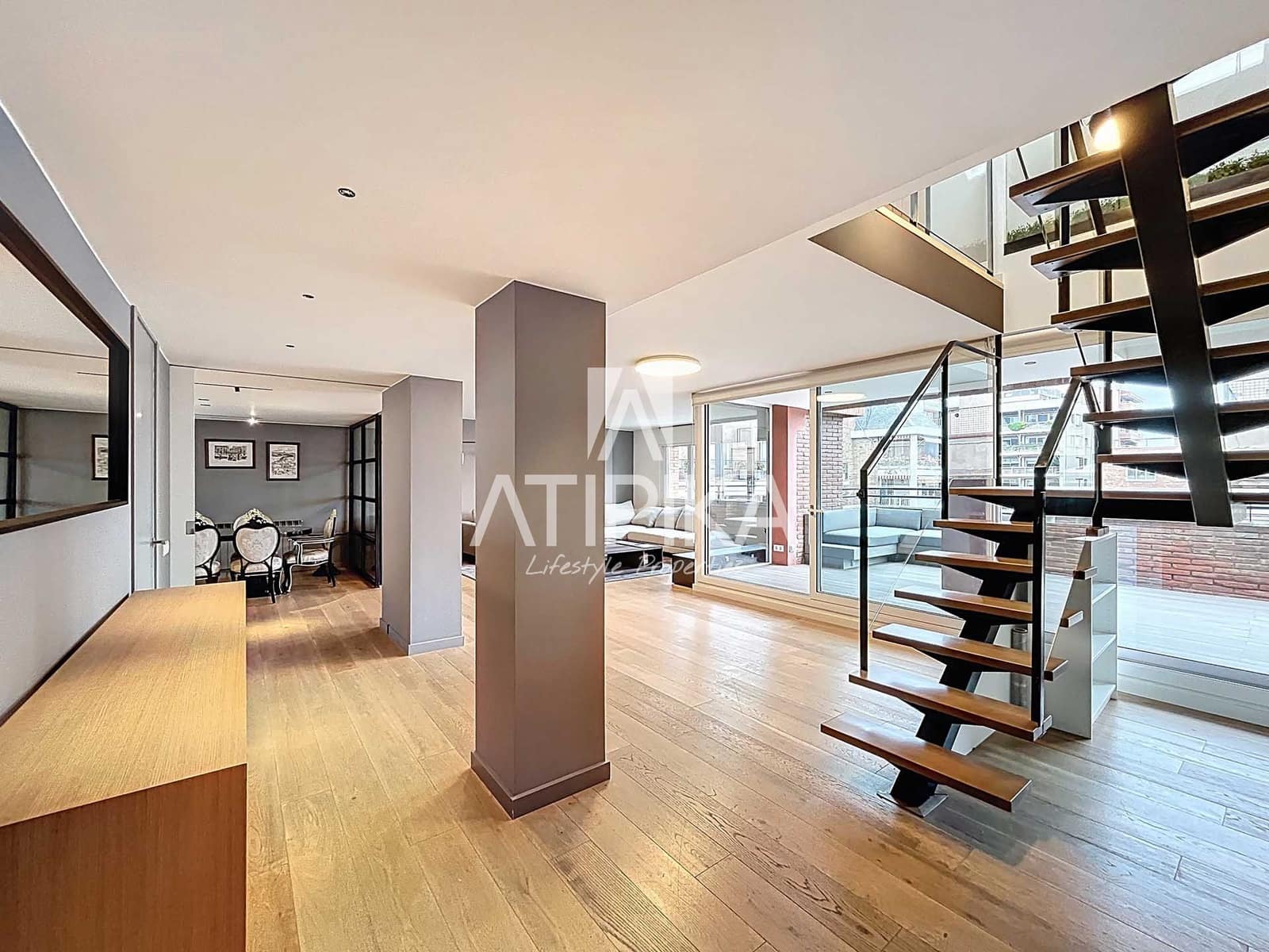 Ático de 4 habitaciones en Barcelona ciudad en venta - 1.970.000 € (Ref: 9470162)