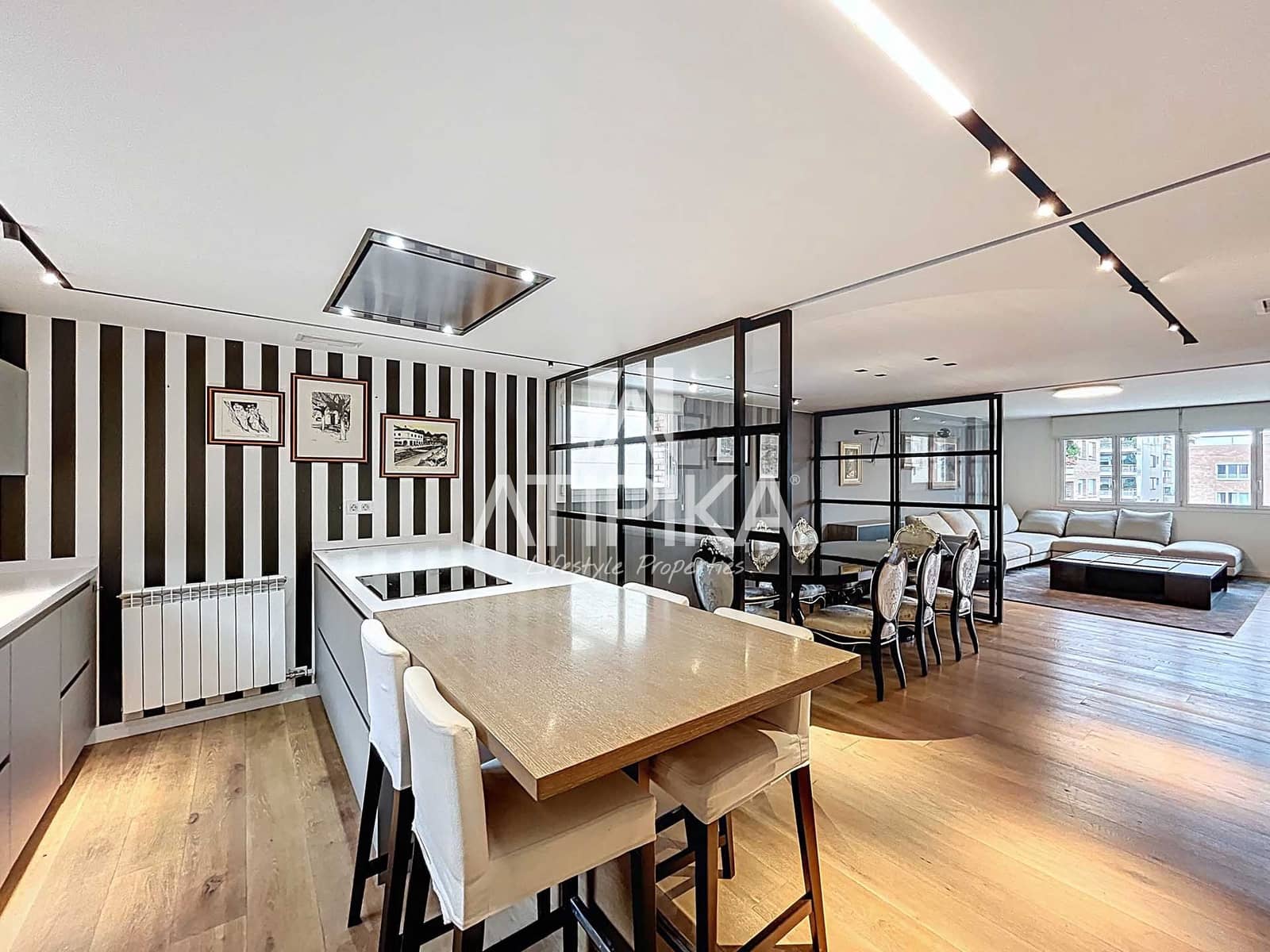 Ático de 4 habitaciones en Barcelona ciudad en venta - 1.970.000 € (Ref: 9470162)