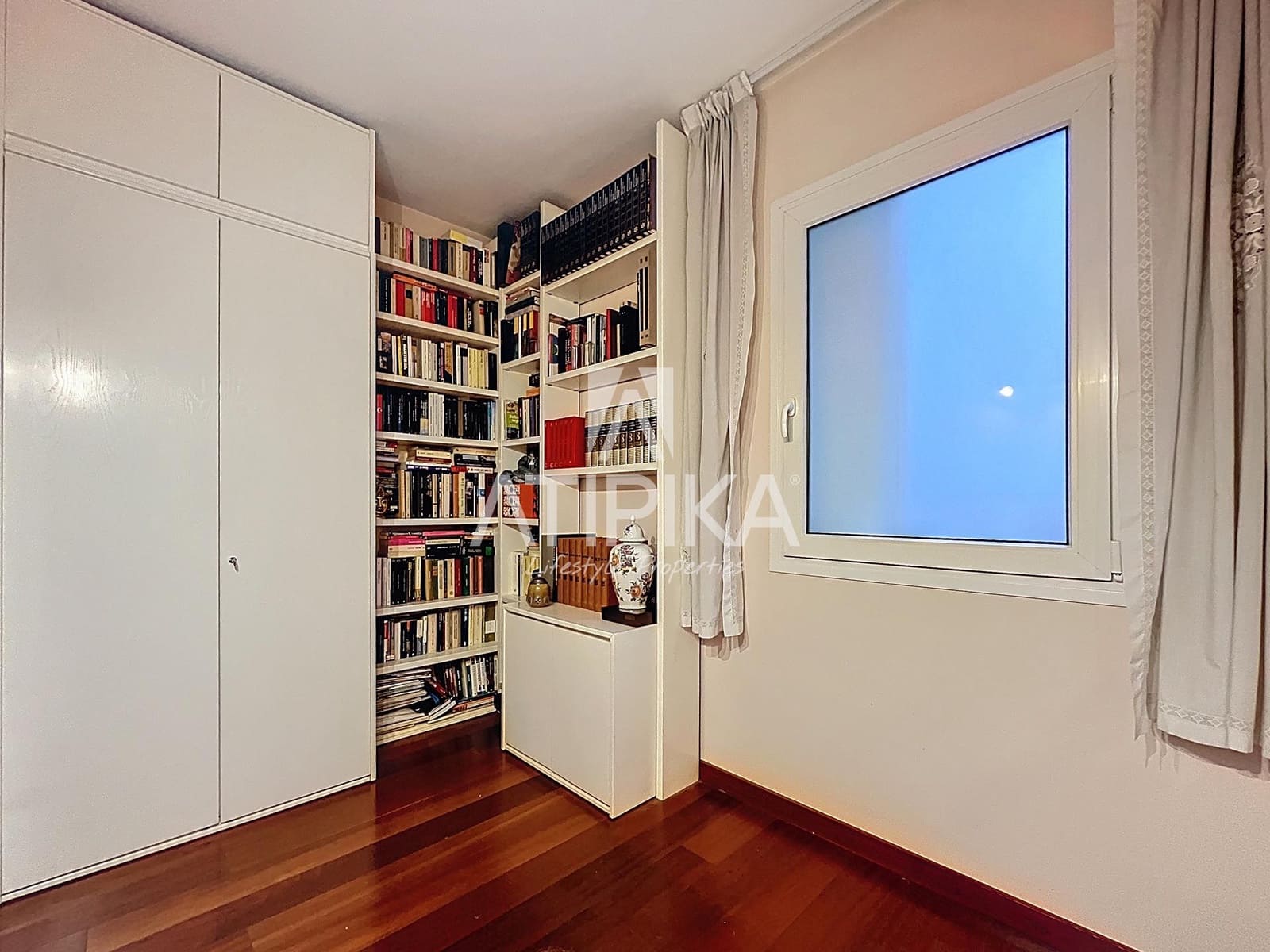 4 bedroom Apartment for sale in Barcelona city - € 700,000 (Ref: 9483371)