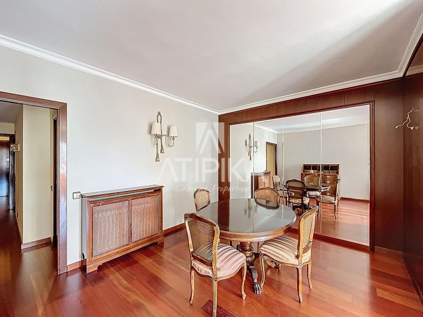 4 bedroom Apartment for sale in Barcelona city - € 700,000 (Ref: 9483371)