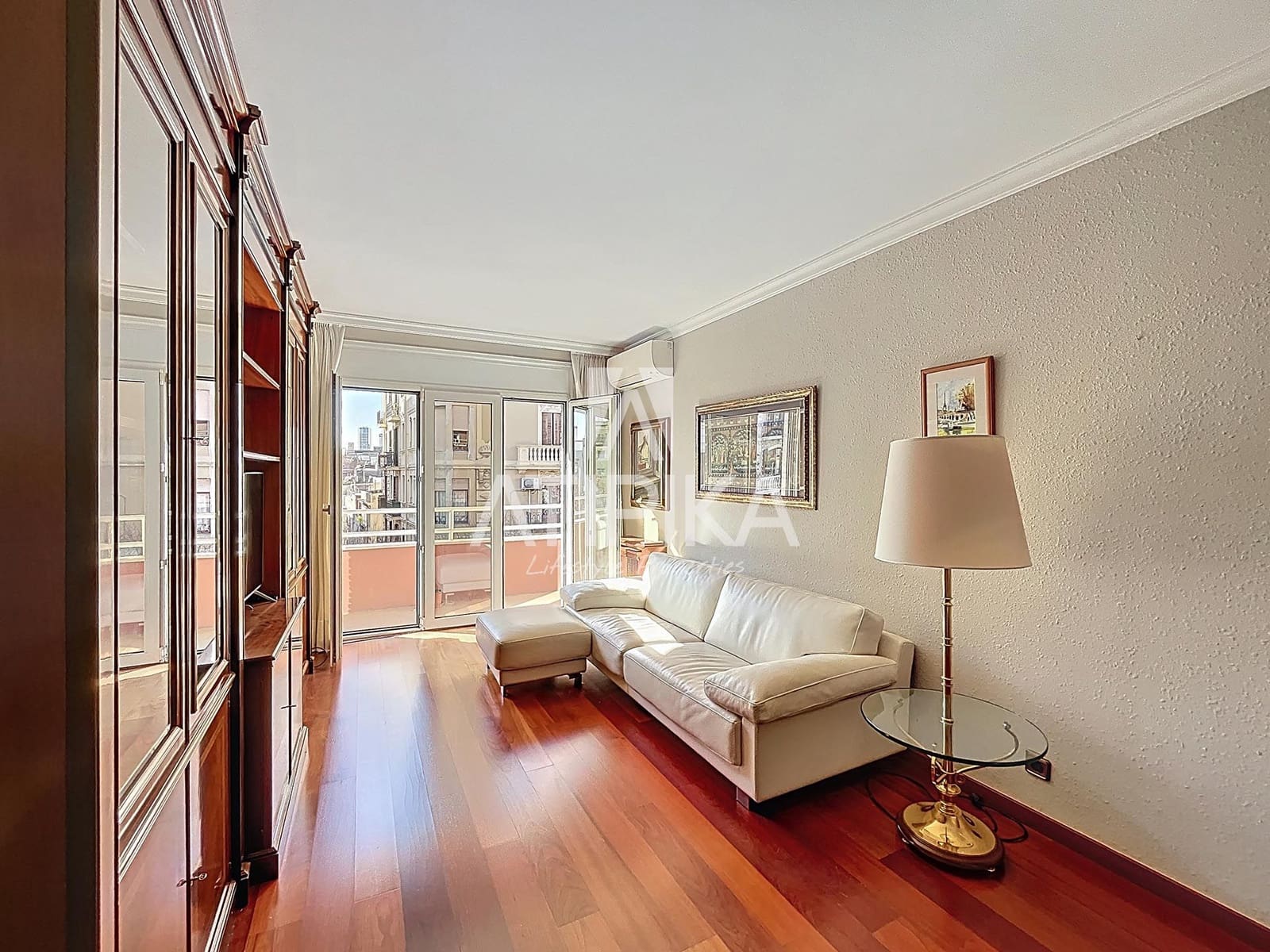 4 bedroom Apartment for sale in Barcelona city - € 700,000 (Ref: 9483371)