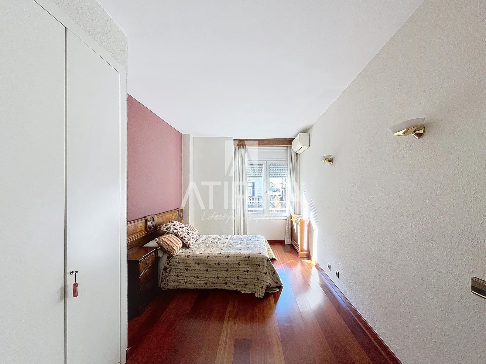 4 bedroom Apartment for sale in Barcelona city - € 700,000 (Ref: 9483371)