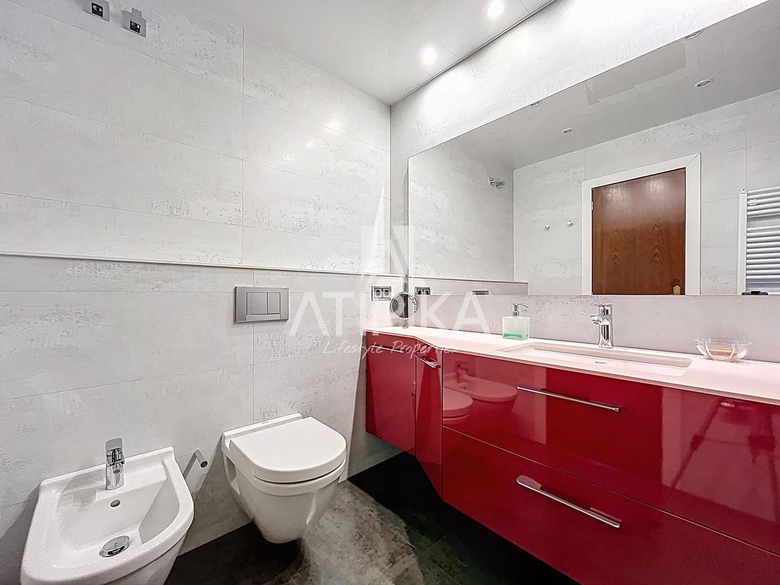 4 bedroom Apartment for sale in Barcelona city - € 700,000 (Ref: 9483371)