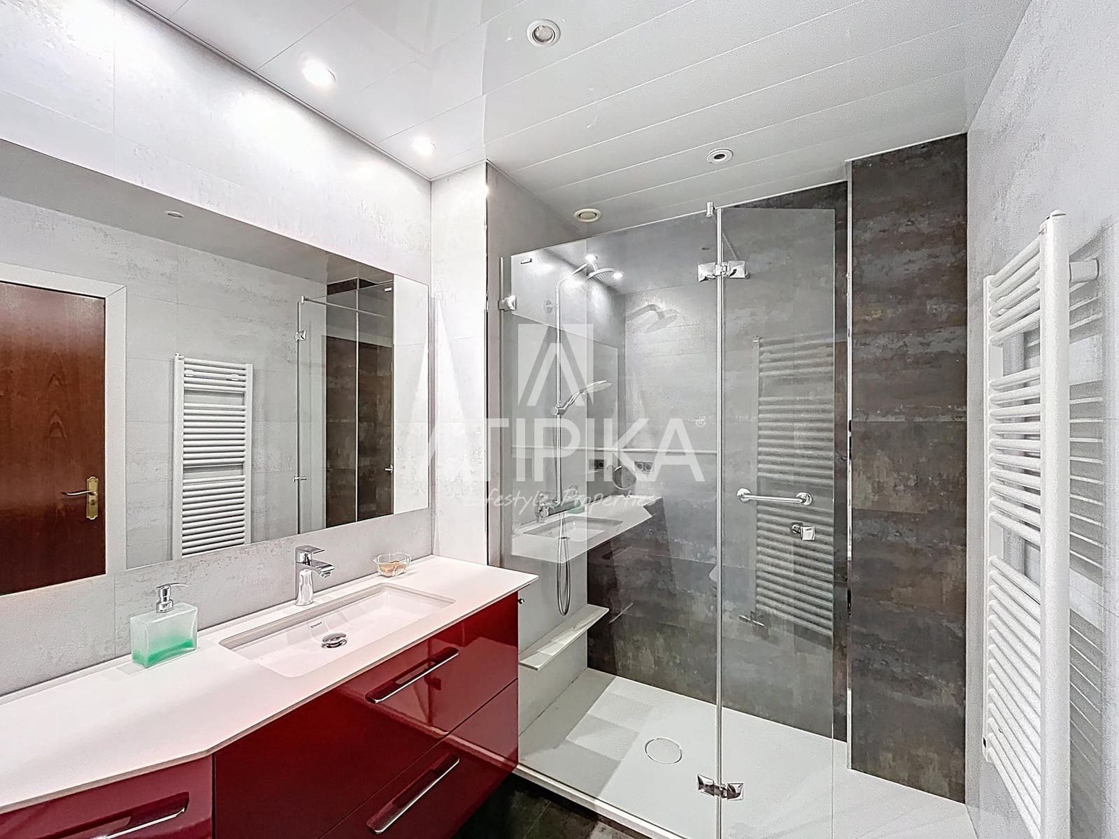 4 bedroom Apartment for sale in Barcelona city - € 700,000 (Ref: 9483371)