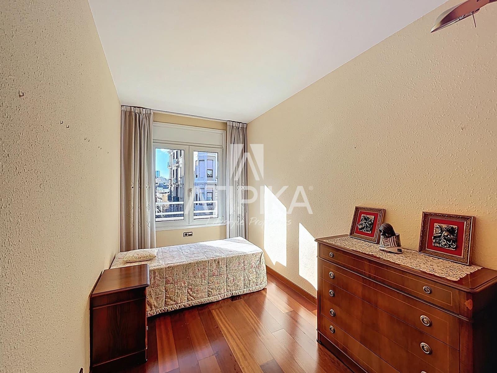 4 bedroom Apartment for sale in Barcelona city - € 700,000 (Ref: 9483371)