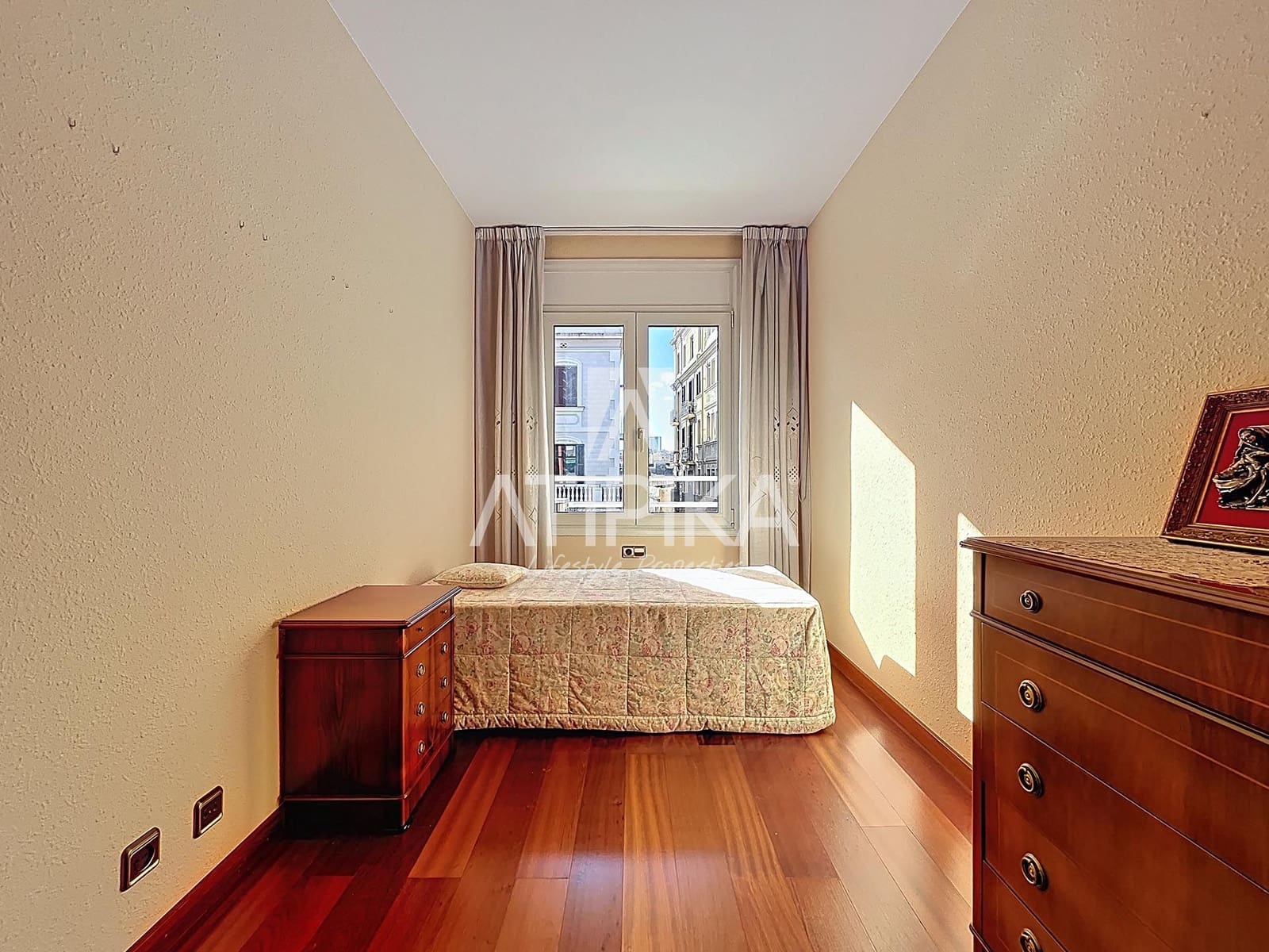 4 bedroom Apartment for sale in Barcelona city - € 700,000 (Ref: 9483371)