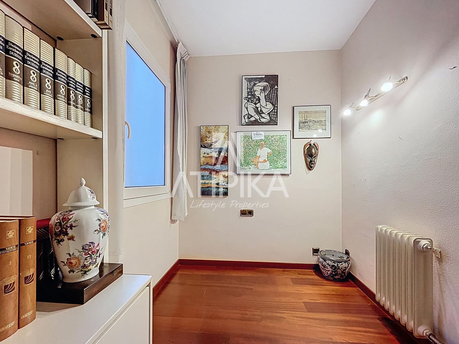 4 bedroom Apartment for sale in Barcelona city - € 700,000 (Ref: 9483371)