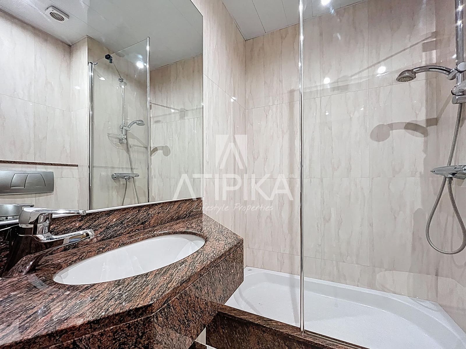 4 bedroom Apartment for sale in Barcelona city - € 700,000 (Ref: 9483371)