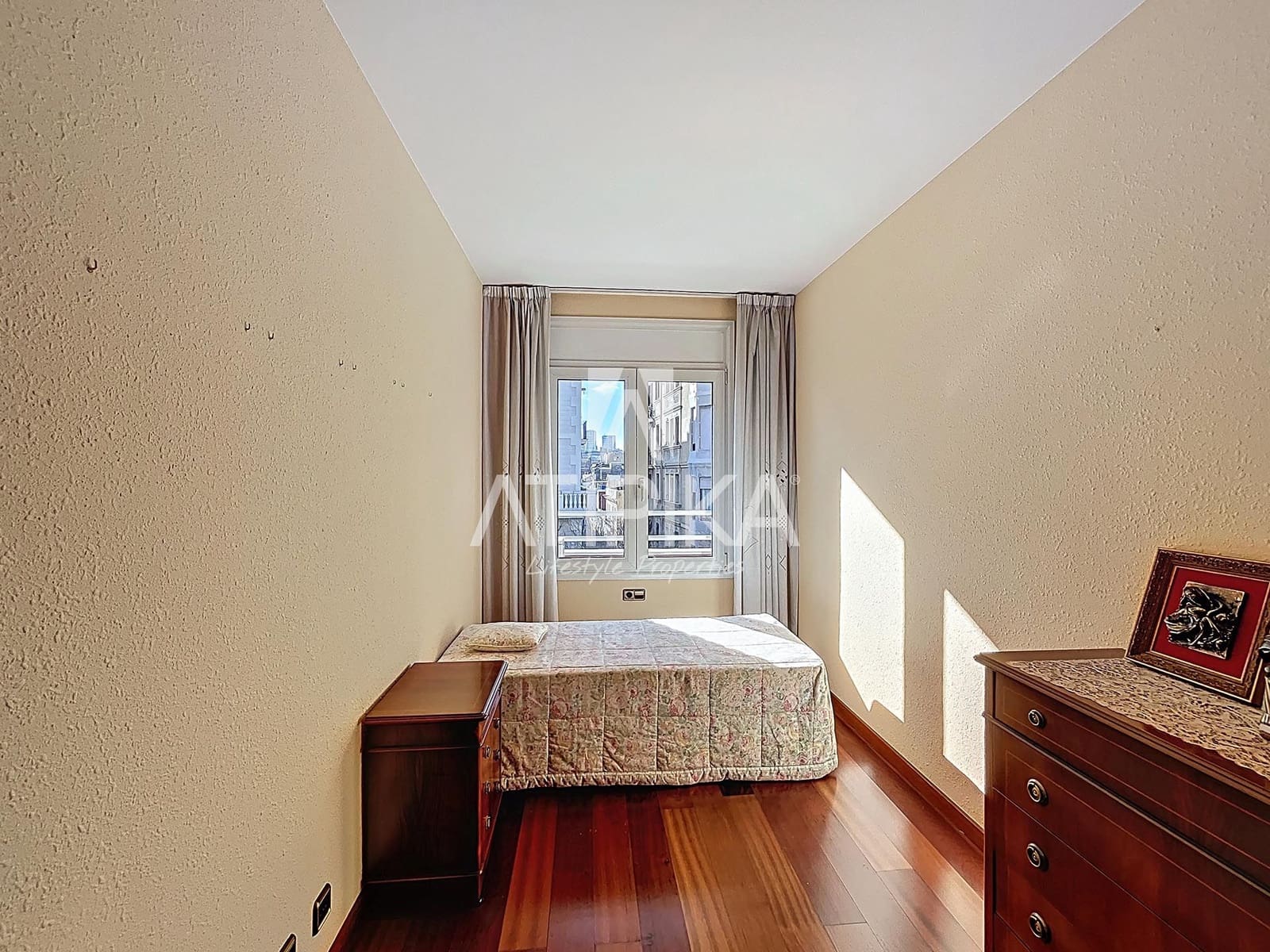 4 bedroom Apartment for sale in Barcelona city - € 700,000 (Ref: 9483371)