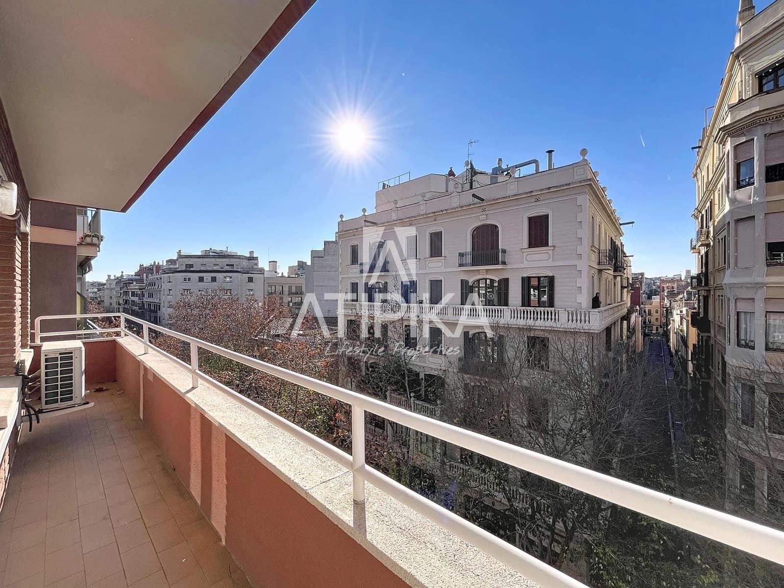 4 bedroom Apartment for sale in Barcelona city - € 700,000 (Ref: 9483371)