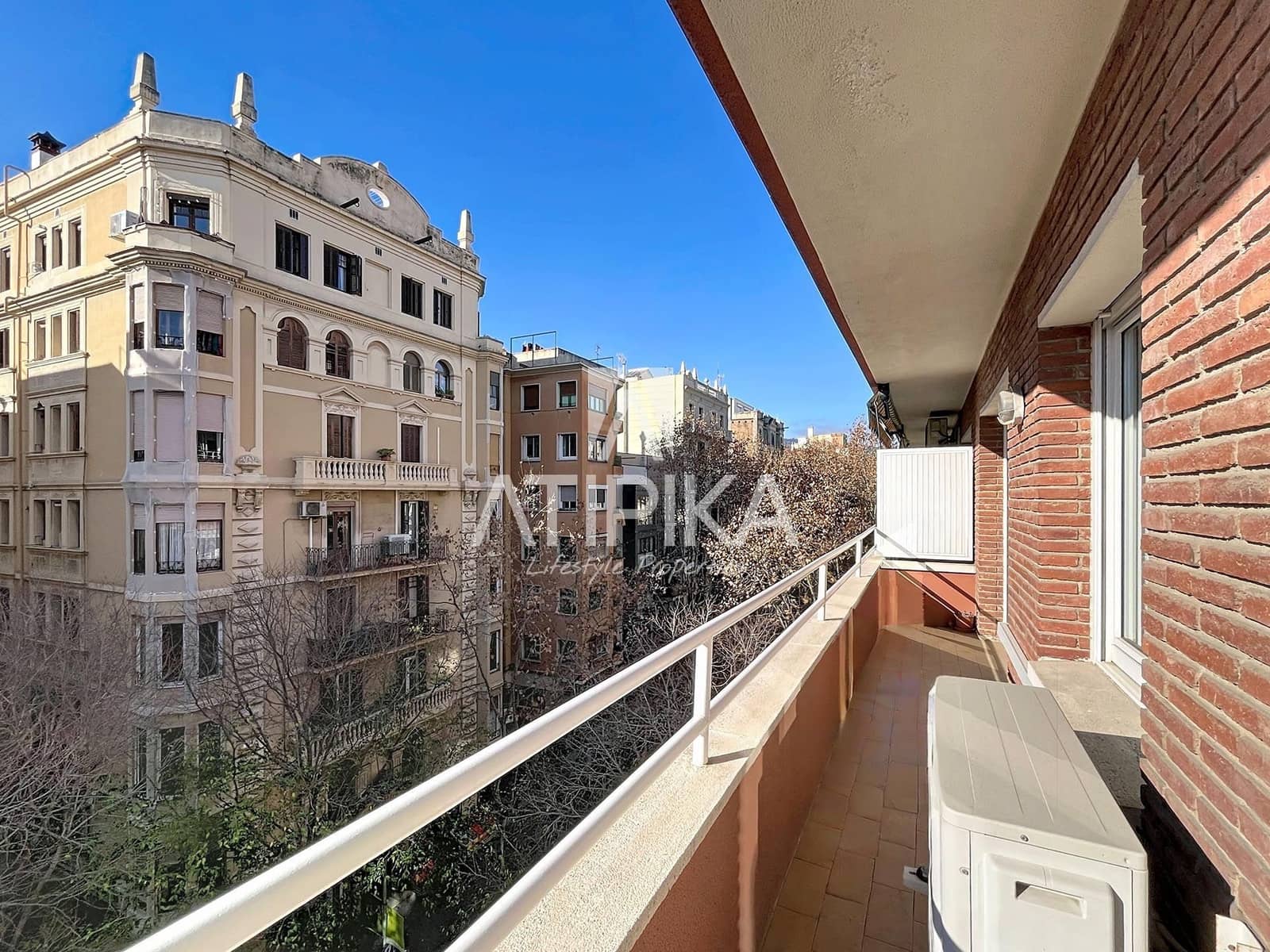 4 bedroom Apartment for sale in Barcelona city - € 700,000 (Ref: 9483371)