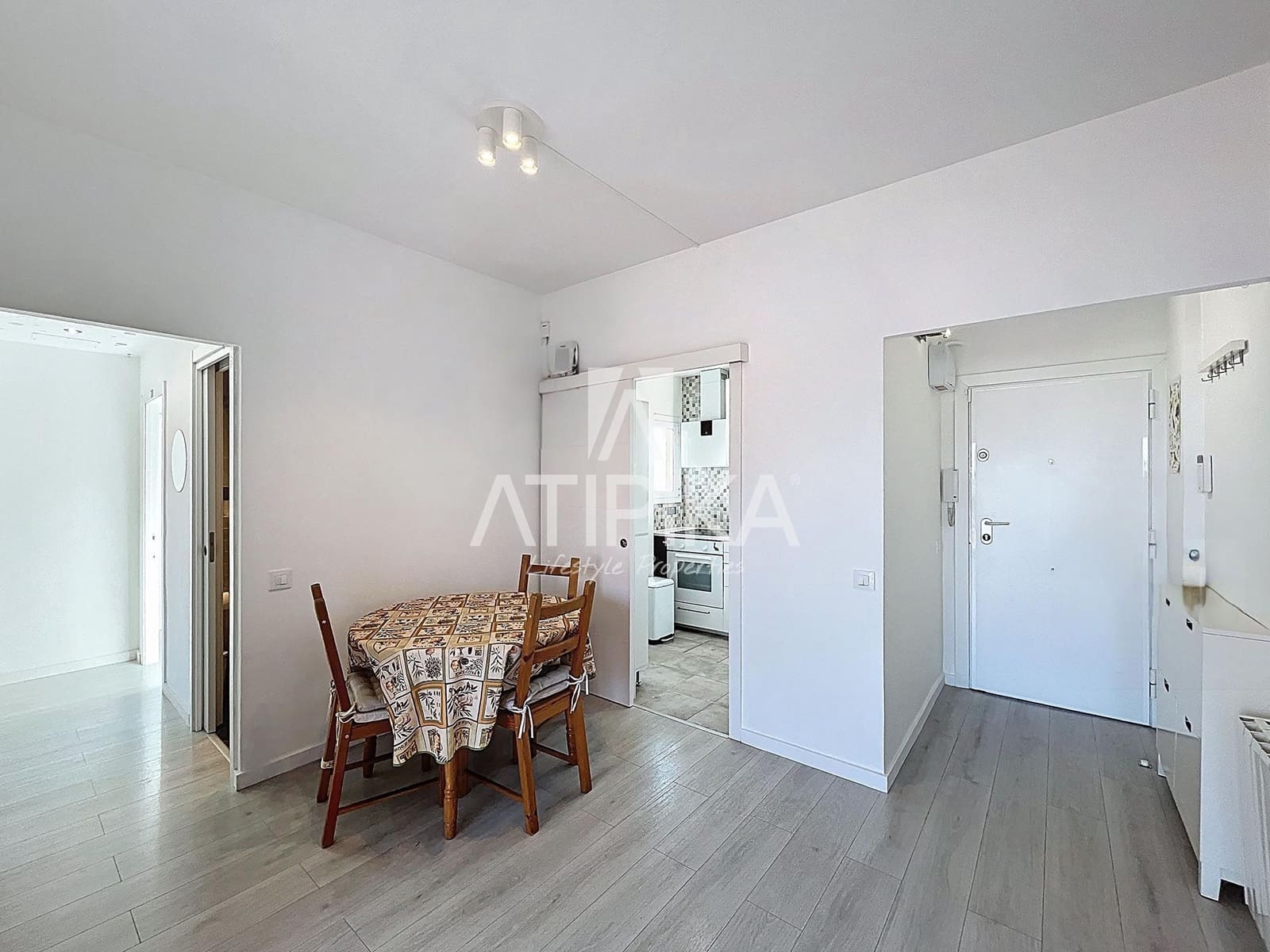 3 bedroom Penthouse for sale in Barcelona city - € 395,000 (Ref: 9523817)