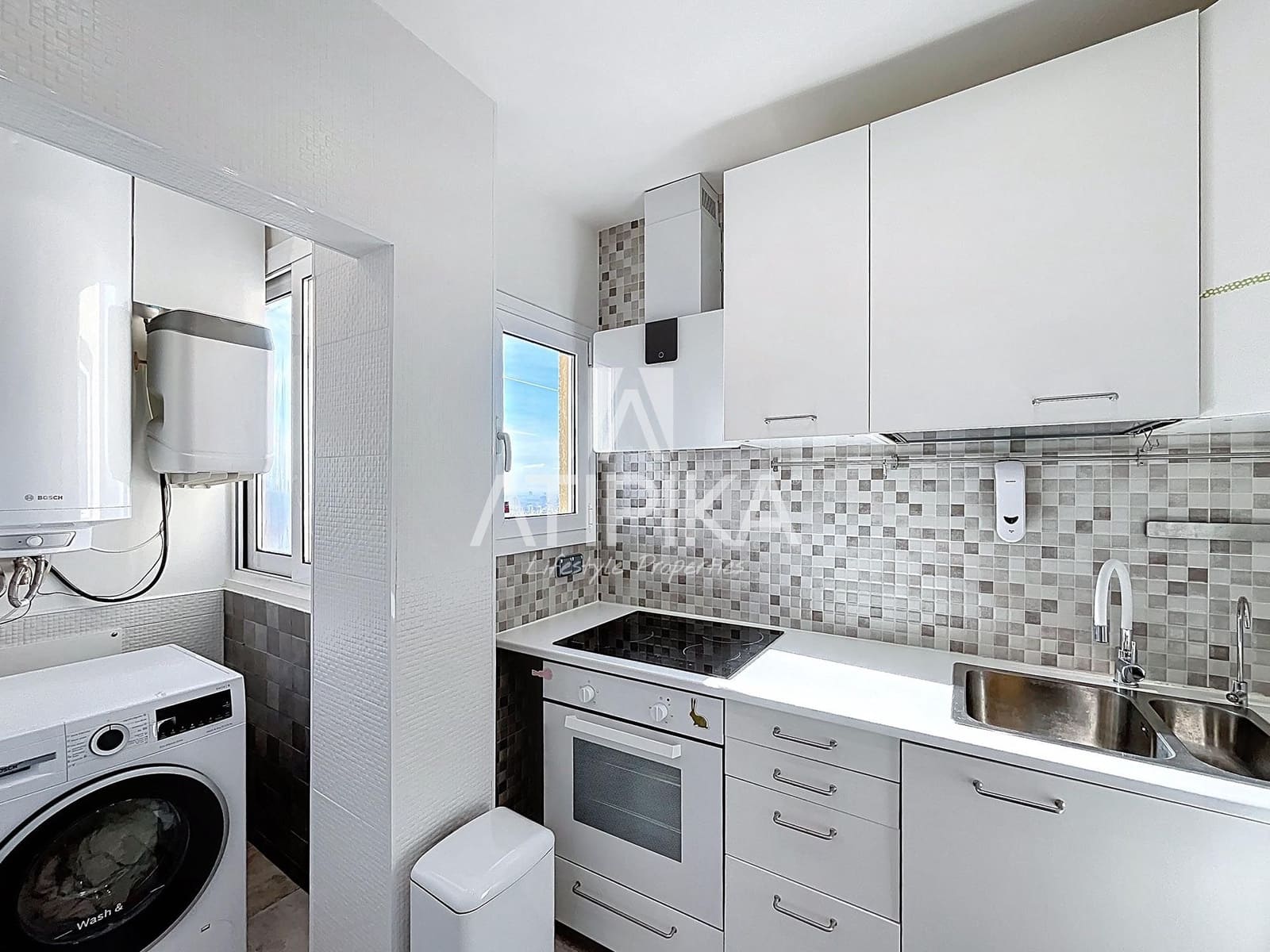 3 bedroom Penthouse for sale in Barcelona city - € 395,000 (Ref: 9523817)