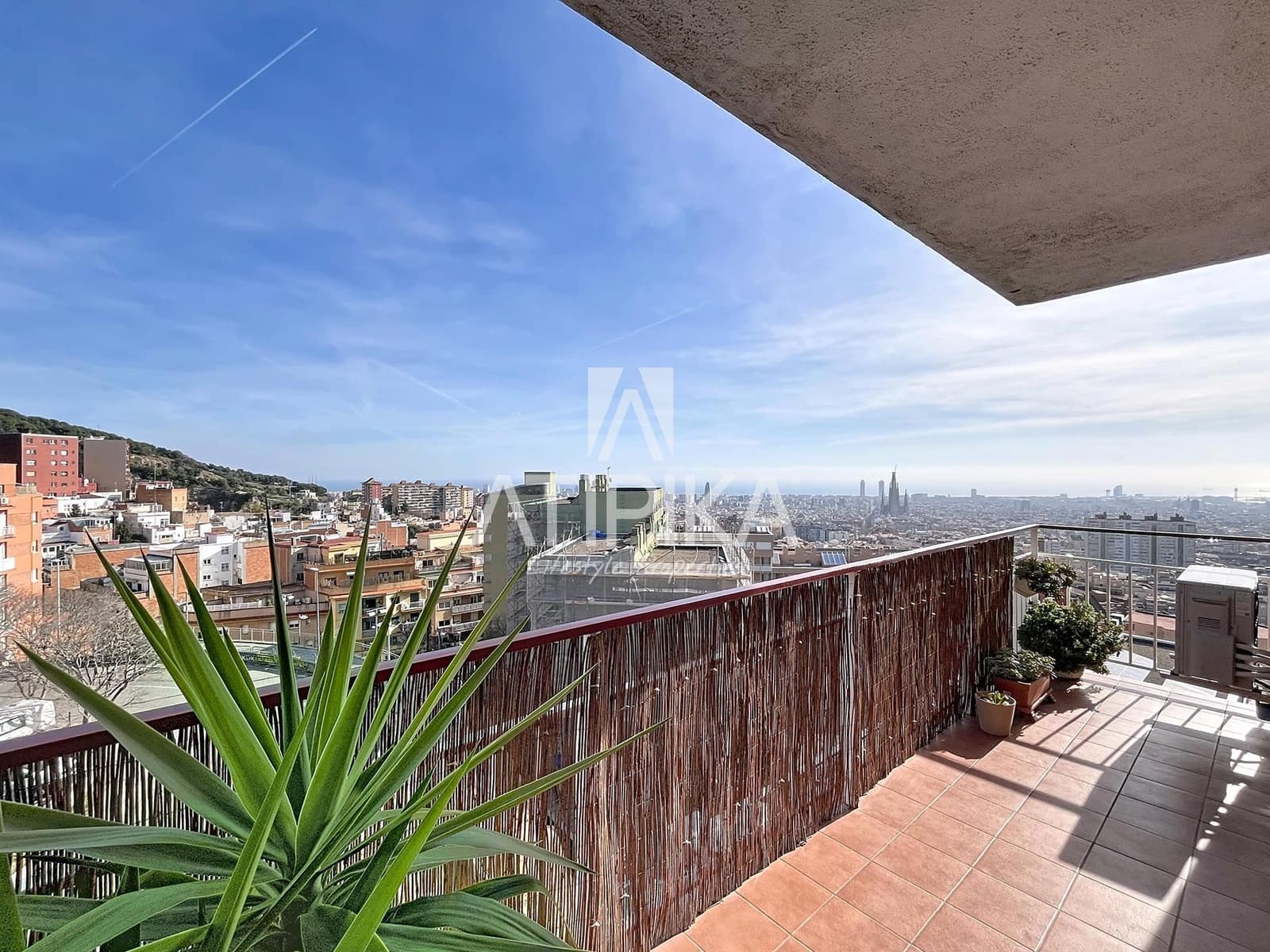 3 bedroom Penthouse for sale in Barcelona city - € 395,000 (Ref: 9523817)