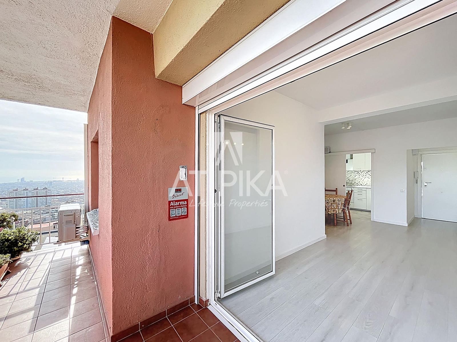 3 bedroom Penthouse for sale in Barcelona city - € 395,000 (Ref: 9523817)