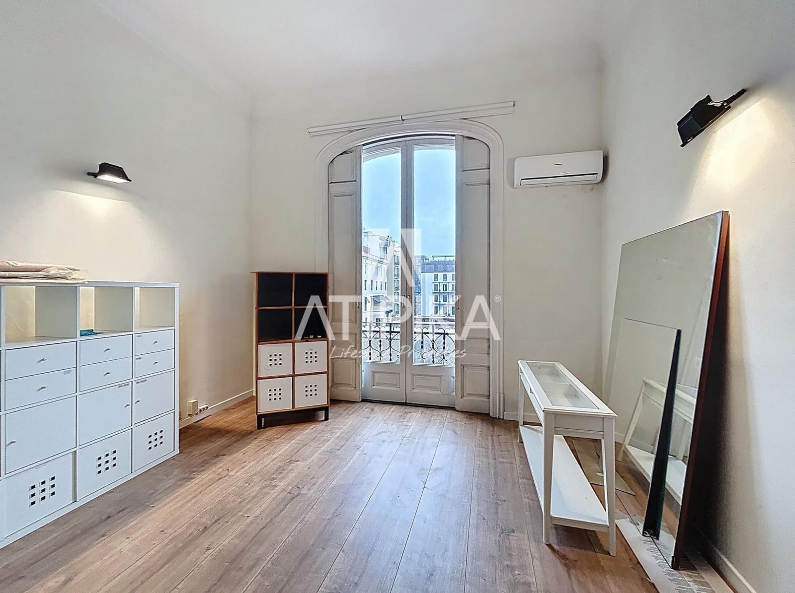 4 quarto Escritório para arrendar em Barcelona cidade - 2 500 € (Ref: 9525991)