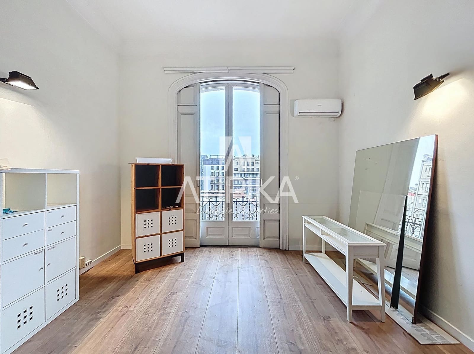 4 quarto Escritório para arrendar em Barcelona cidade - 2 500 € (Ref: 9525991)