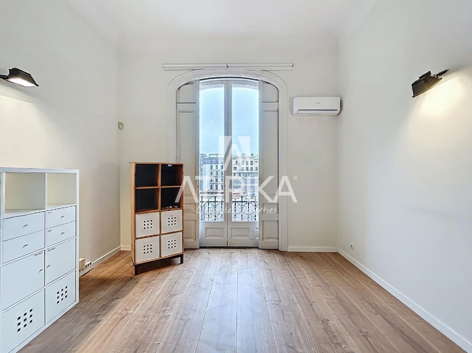 3 bedroom Office for rent in Barcelona city - € 2,500 (Ref: 9525991)