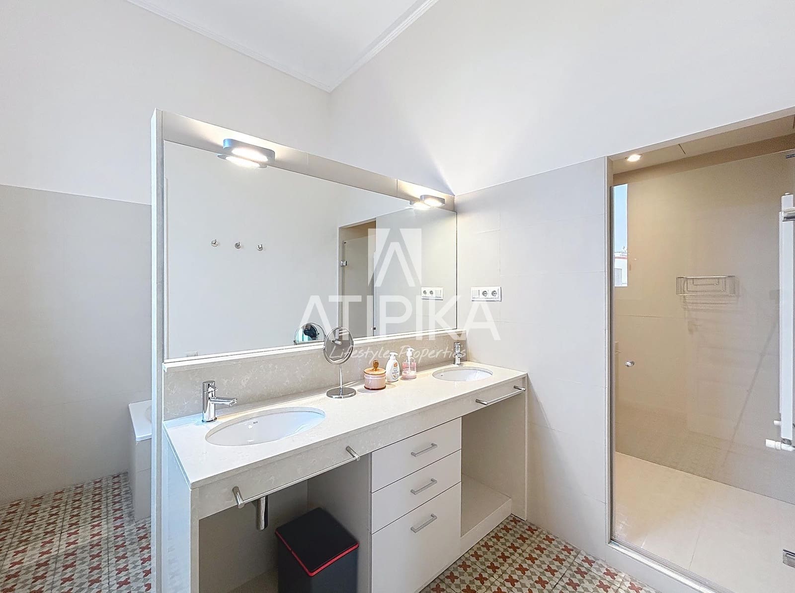 6 bedroom Office for rent in Barcelona city - € 4,900 (Ref: 9529263)