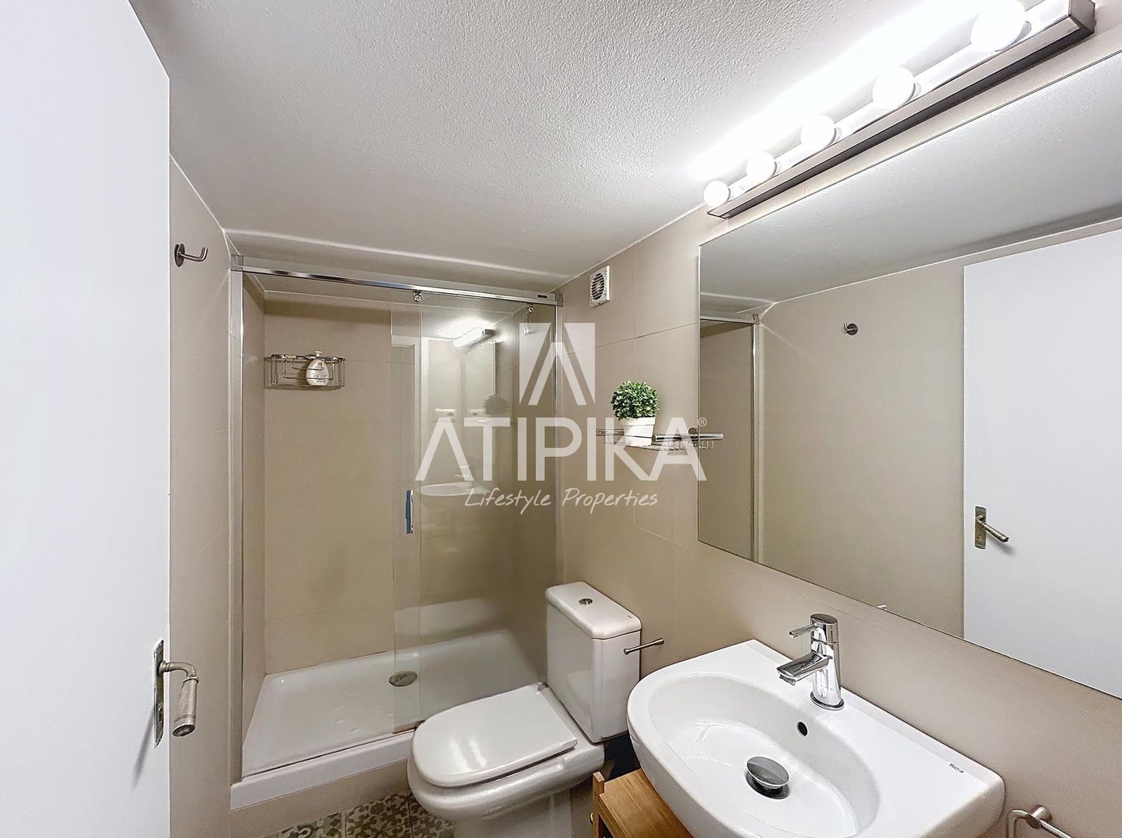 6 bedroom Office for rent in Barcelona city - € 4,900 (Ref: 9529263)