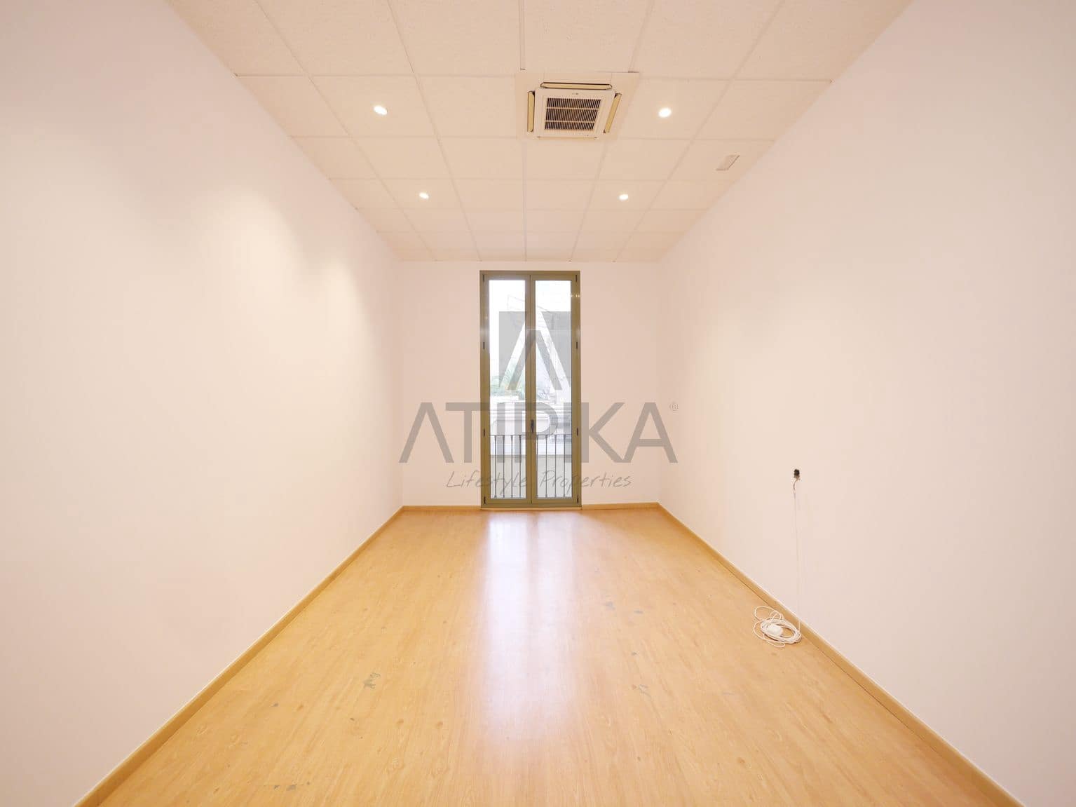 6 soverom Kontor til leie i Barcelona by - € 4 646 (Ref: 9548688)