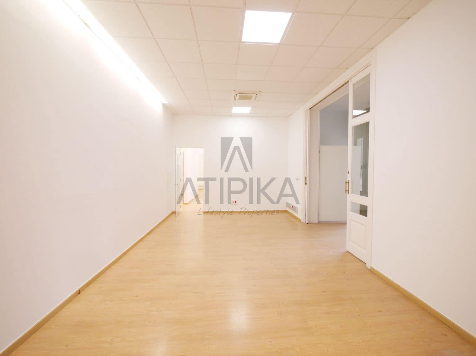 6 soverom Kontor til leie i Barcelona by - € 4 646 (Ref: 9548688)