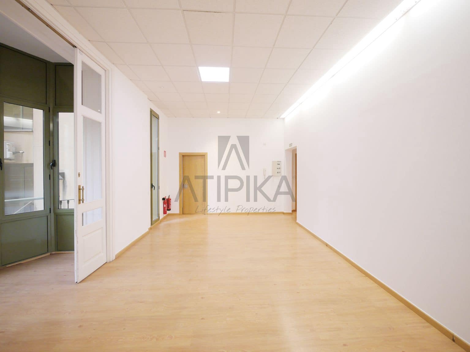 6 soverom Kontor til leie i Barcelona by - € 4 646 (Ref: 9548688)