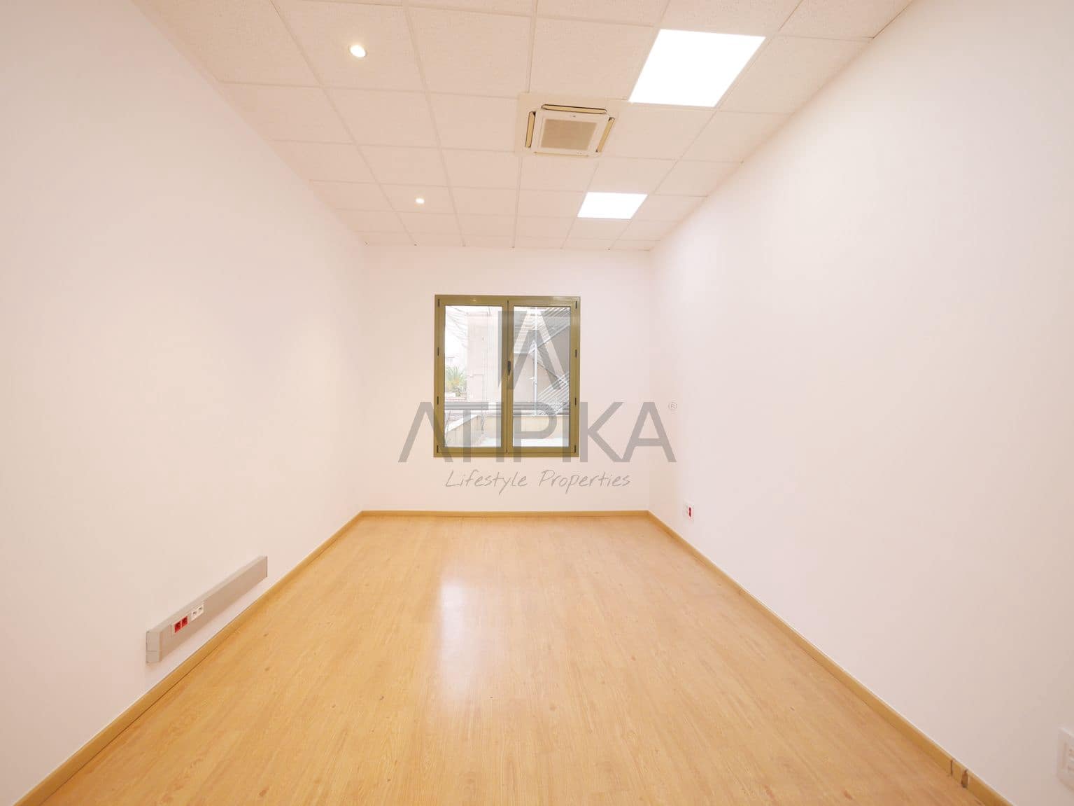 6 soverom Kontor til leie i Barcelona by - € 4 646 (Ref: 9548688)