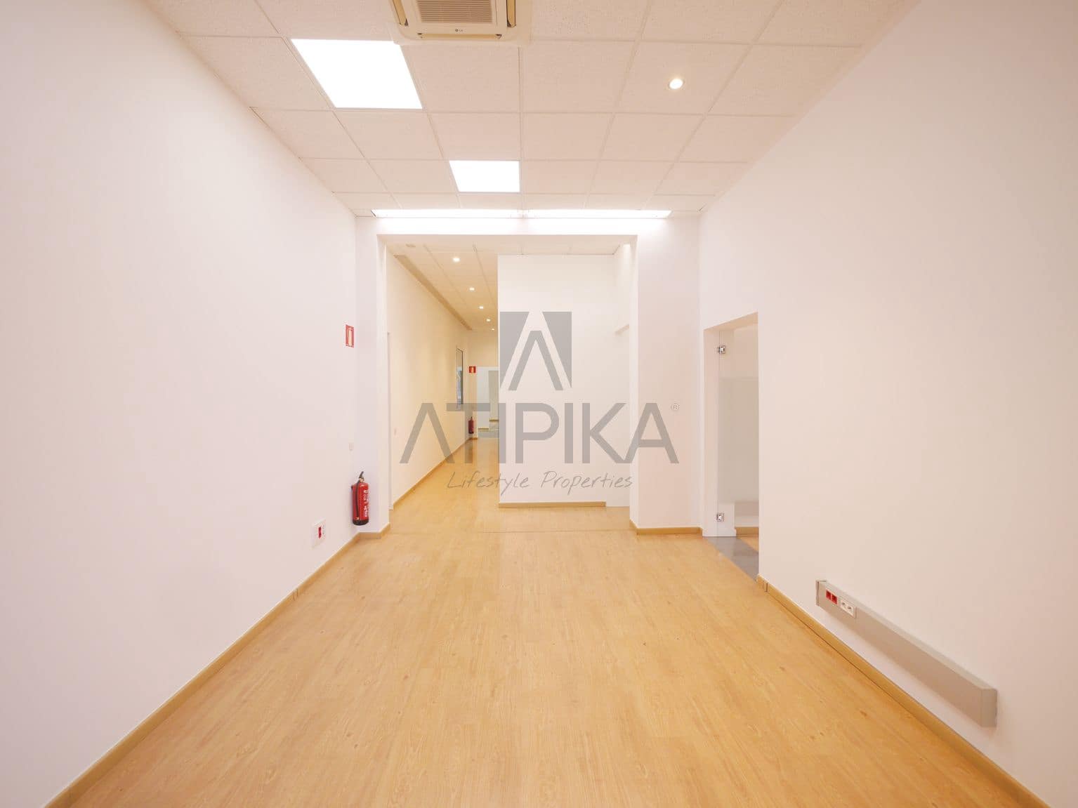 6 soverom Kontor til leie i Barcelona by - € 4 646 (Ref: 9548688)