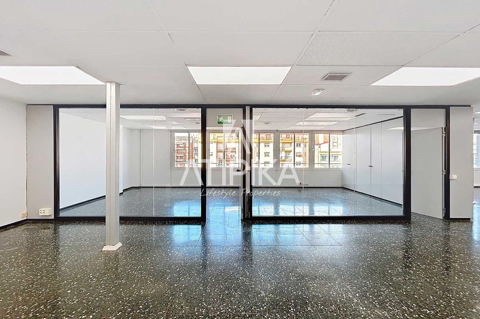 4 soverom Kontor til leie i Barcelona by - € 3 335 (Ref: 9548690)