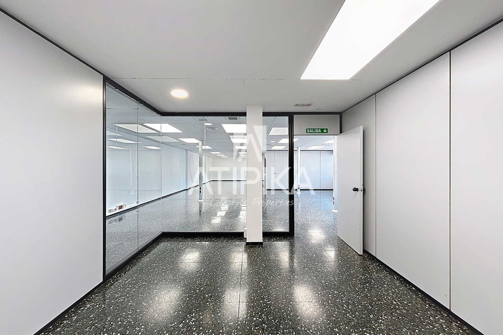 4 soverom Kontor til leie i Barcelona by - € 3 335 (Ref: 9548690)