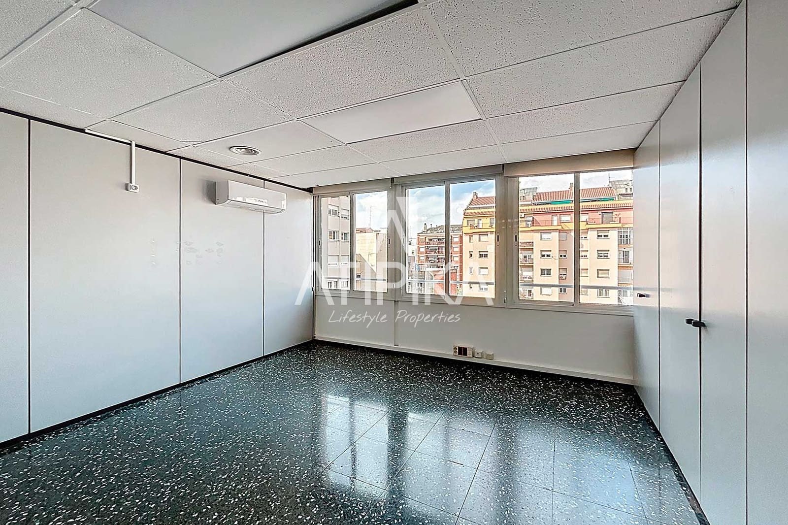 4 soverom Kontor til leie i Barcelona by - € 3 335 (Ref: 9548690)