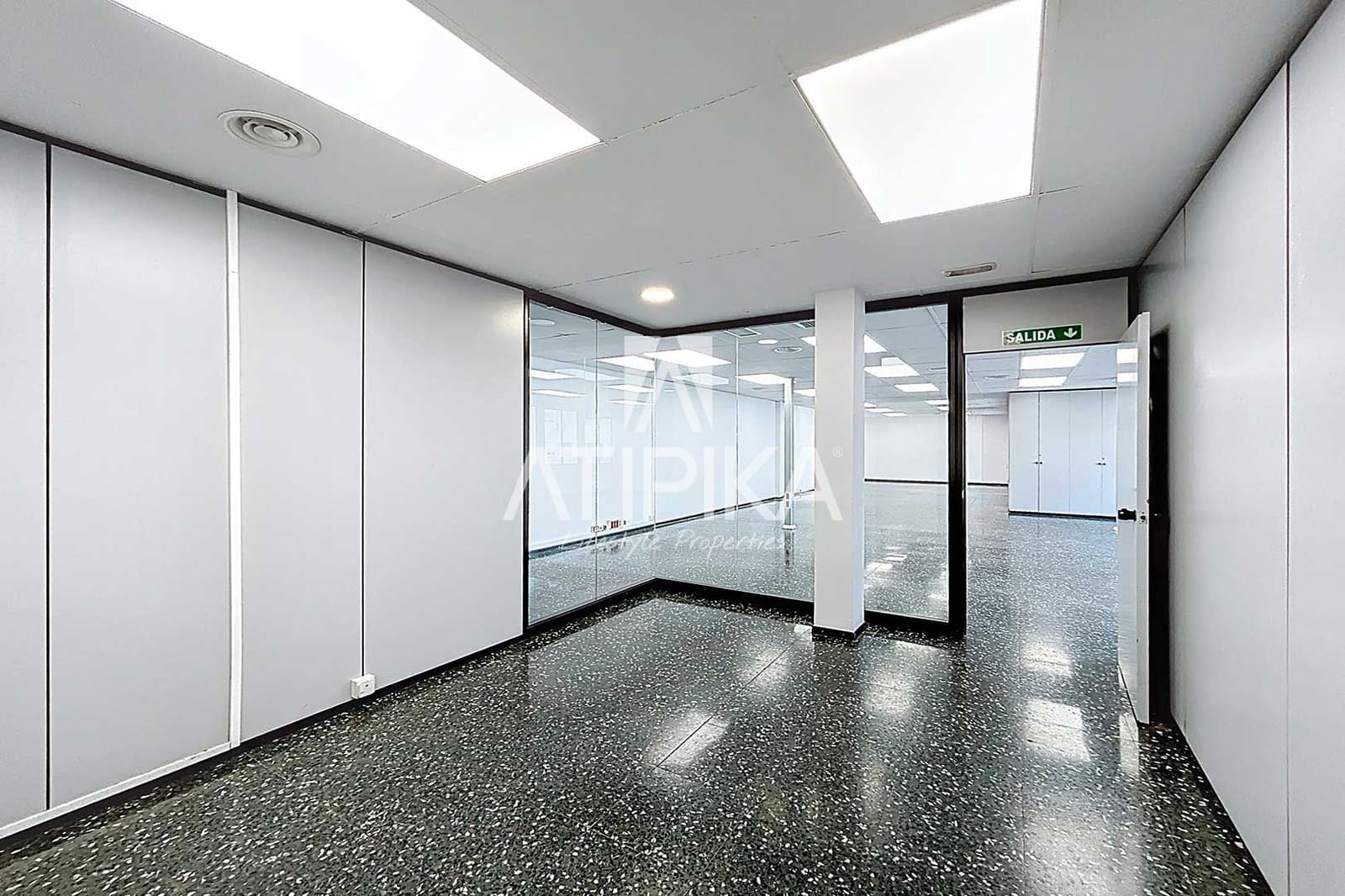 4 soverom Kontor til leie i Barcelona by - € 3 335 (Ref: 9548690)