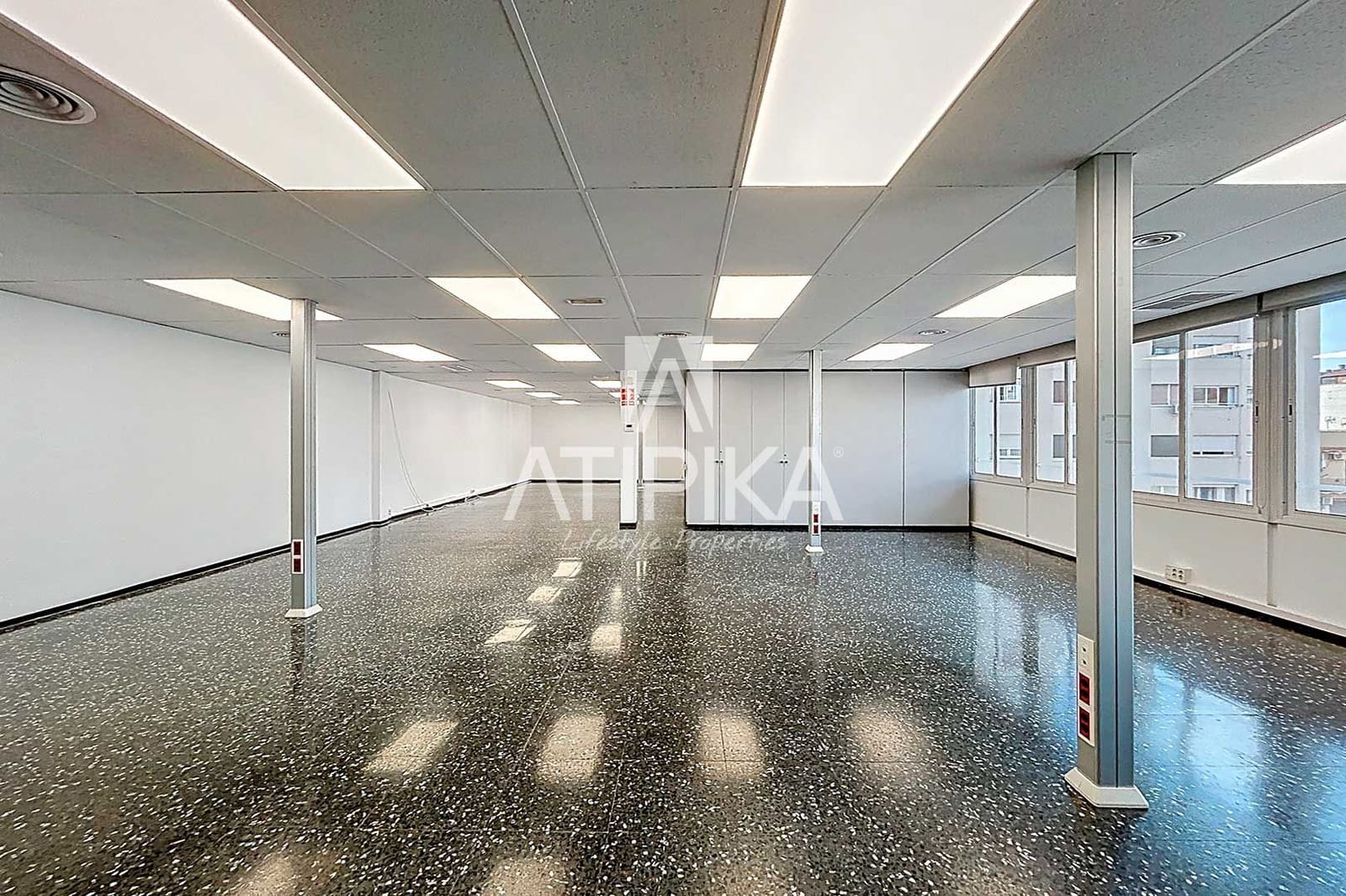 4 soverom Kontor til leie i Barcelona by - € 3 335 (Ref: 9548690)