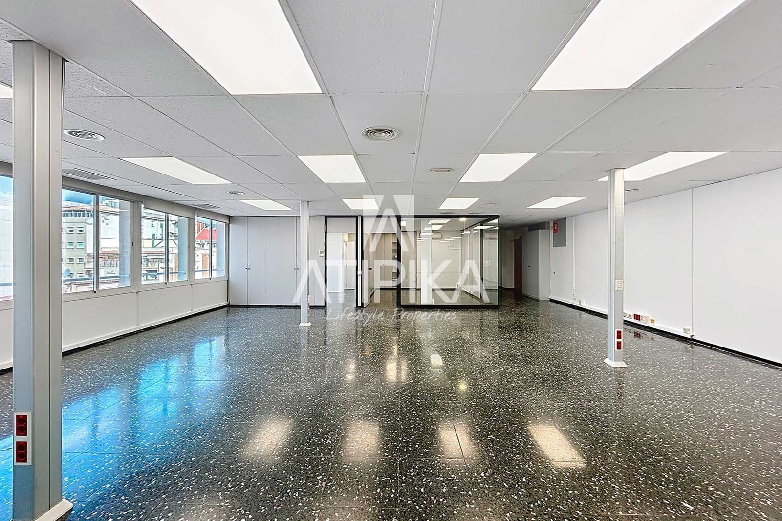 4 soverom Kontor til leie i Barcelona by - € 3 335 (Ref: 9548690)