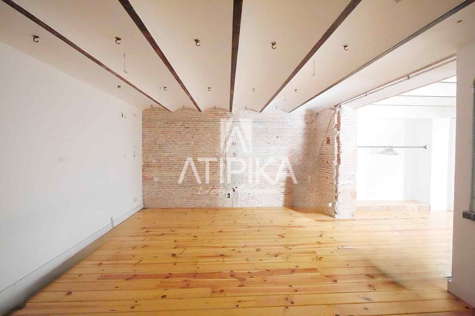 1 bedroom Office for rent in Barcelona city - € 4,000 (Ref: 9548693)