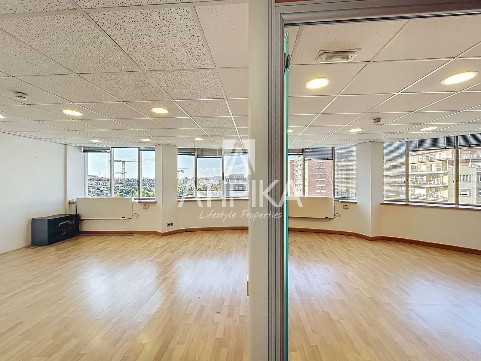 2 bedroom Office for rent in Barcelona city - € 1,590 (Ref: 9548695)