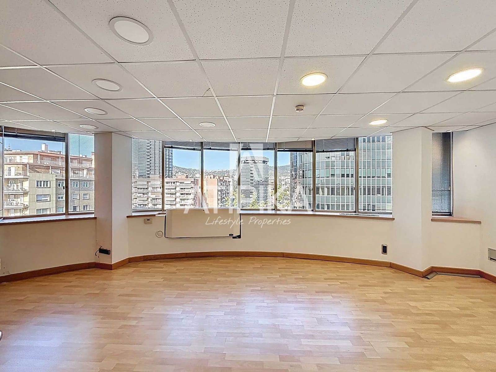 2 bedroom Office for rent in Barcelona city - € 1,590 (Ref: 9548695)