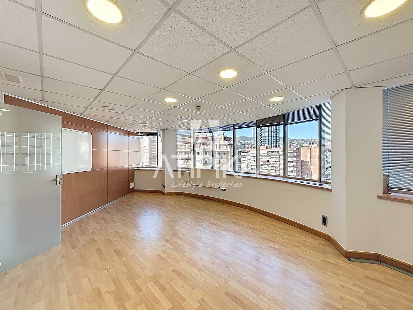 2 bedroom Office for rent in Barcelona city - € 1,590 (Ref: 9548695)