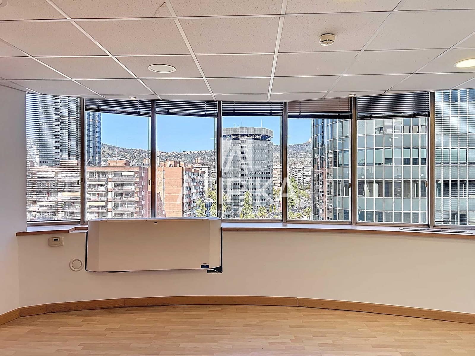 2 bedroom Office for rent in Barcelona city - € 1,590 (Ref: 9548695)