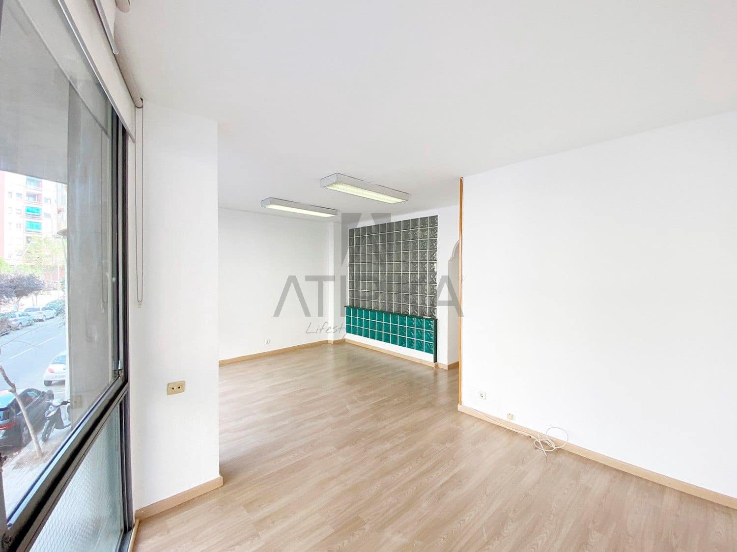 3 soverom Kontor til leie i Barcelona by - € 900 (Ref: 9548696)