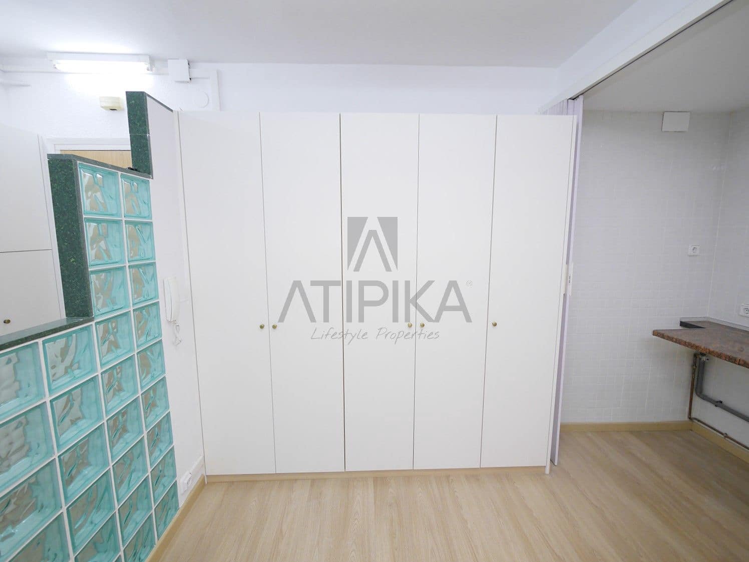 3 soverom Kontor til leie i Barcelona by - € 900 (Ref: 9548696)