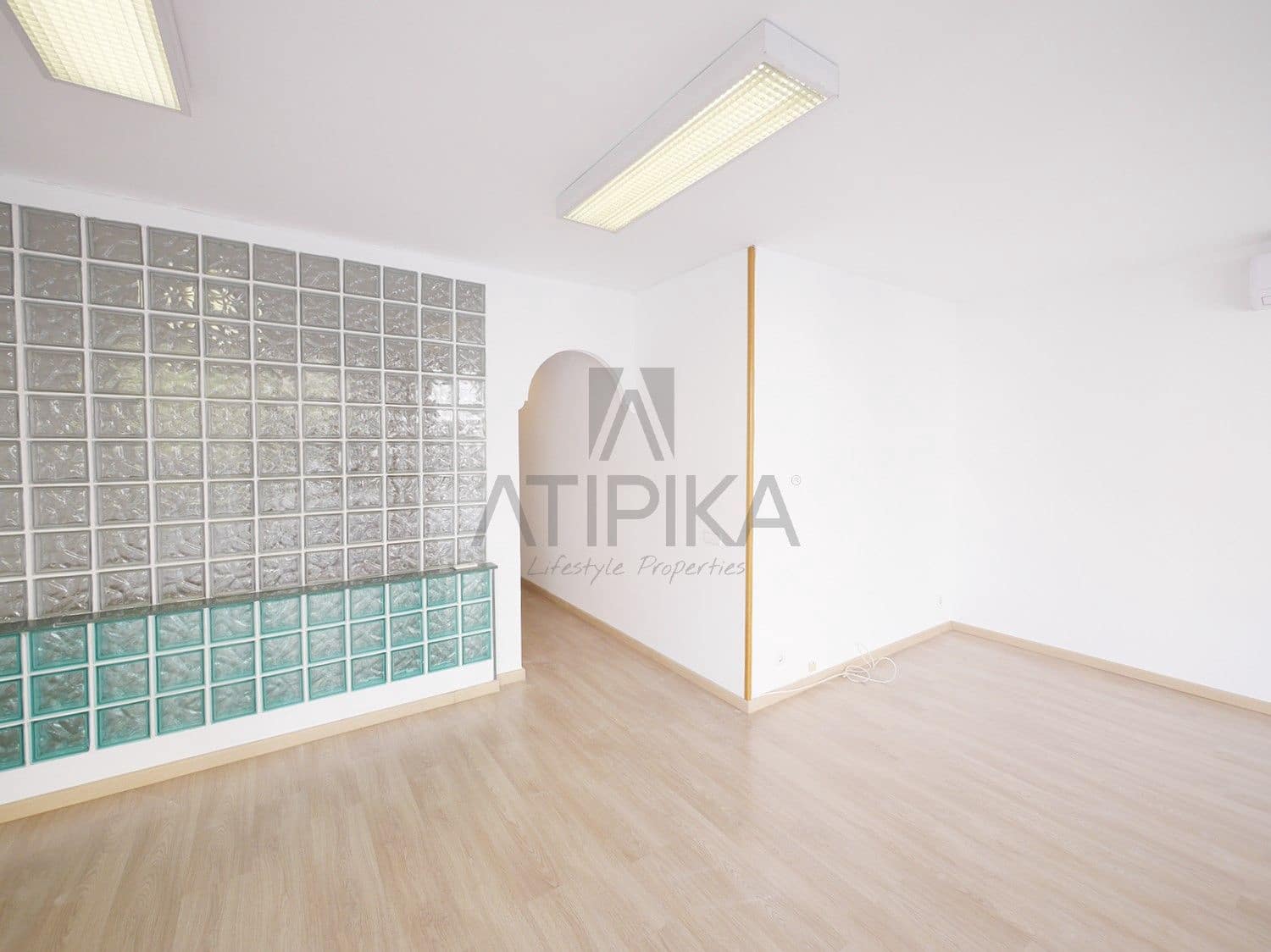 3 soverom Kontor til leie i Barcelona by - € 900 (Ref: 9548696)