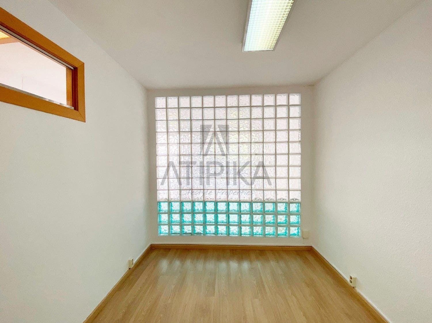 3 soverom Kontor til leie i Barcelona by - € 900 (Ref: 9548696)