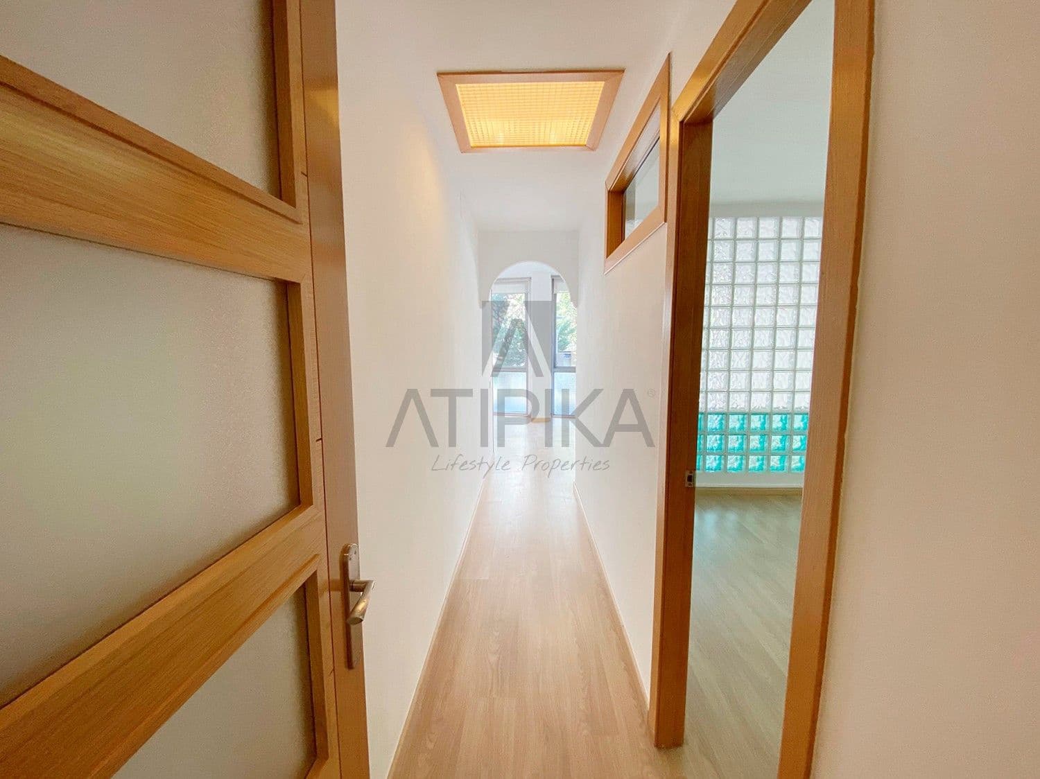 3 soverom Kontor til leie i Barcelona by - € 900 (Ref: 9548696)